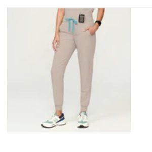 Figs Zamora jogger scrub pants. Color: Boulder. Size: Small